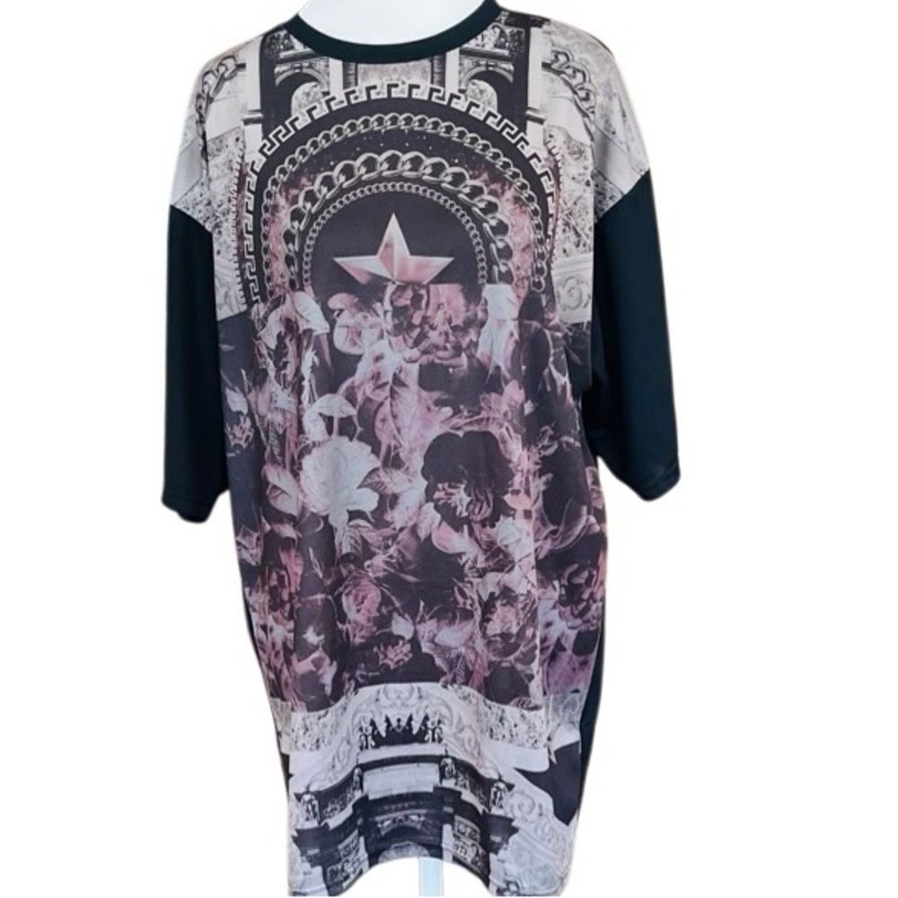 TOPMAN black graphic short sleeved tee shirt size L.